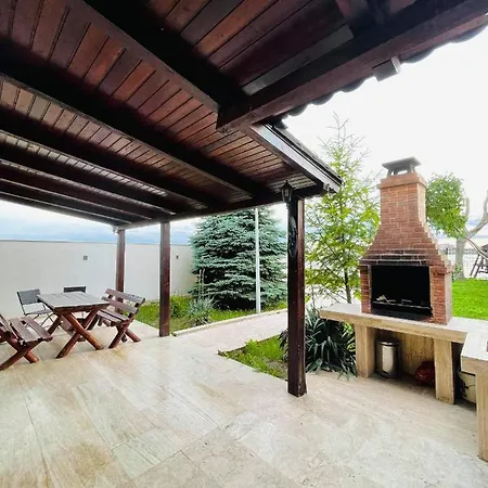 Villa Vila Roma *